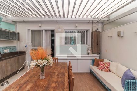 Casa de condomínio à venda com 205m², 3 quartos e 3 vagasChurrasqueira