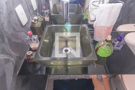 Casa de condomínio à venda com 205m², 3 quartos e 3 vagasBanheiro 2