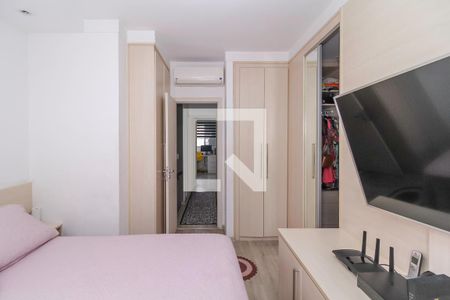 Casa de condomínio à venda com 205m², 3 quartos e 3 vagasSuíte