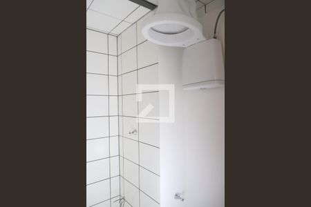 banheiro de apartamento para alugar com 1 quarto, 33m² em Vila Mira, São Paulo