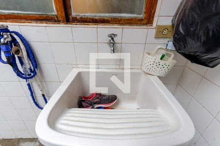 Casa à venda com 300m², 3 quartos e 2 vagas Casa à venda com 300m², 3 quartos e 2 vagasÁrea de Serviço