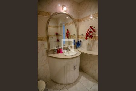 Apartamento à venda com 188m², 4 quartos e 1 vaga Apartamento à venda com 188m², 4 quartos e 1 vagaBanheiro Social