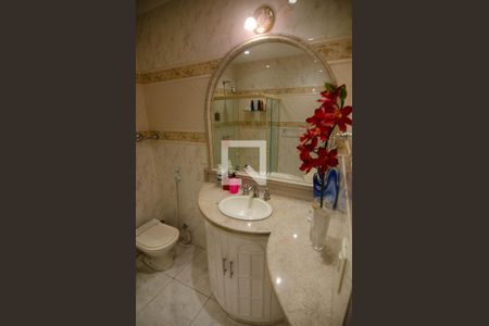 Apartamento à venda com 188m², 4 quartos e 1 vaga Apartamento à venda com 188m², 4 quartos e 1 vagaBanheiro Social