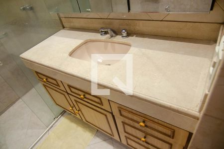 Apartamento à venda com 188m², 4 quartos e 1 vaga Apartamento à venda com 188m², 4 quartos e 1 vagaBanheiro do Quarto 3