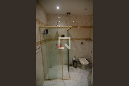 Apartamento à venda com 188m², 4 quartos e 1 vaga Apartamento à venda com 188m², 4 quartos e 1 vagaBanheiro Social