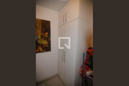 Apartamento à venda com 188m², 4 quartos e 1 vaga Apartamento à venda com 188m², 4 quartos e 1 vagaQuarto de Serviço