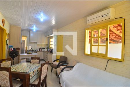 Sala de casa à venda com 3 quartos, 306m² em Igara, Canoas