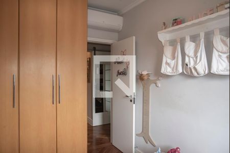 Apartamento à venda com 94m², 3 quartos e 2 vagasQuarto  2