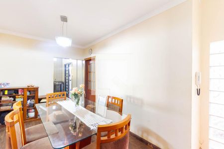 Sala de casa à venda com 4 quartos, 400m² em Vila Pompéia, Campinas