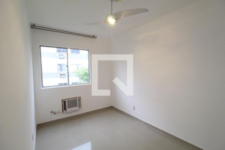 Quarto 1 de apartamento para alugar com 2 quartos, 50m² em Freguesia (jacarepaguá), Rio de Janeiro