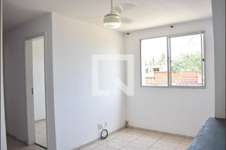 Sala de apartamento para alugar com 2 quartos, 45m² em Guaratiba, Rio de Janeiro