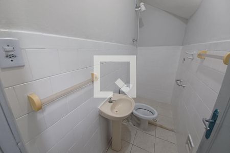 Banheiro de casa para alugar com 1 quarto, 16m² em São Domingos, Niterói