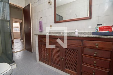 Apartamento à venda com 120m², 4 quartos e 1 vaga Apartamento à venda com 120m², 4 quartos e 1 vagaBanheiro 2