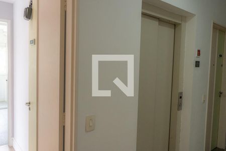Apartamento à venda com 63m², 3 quartos e 1 vagaElevadores