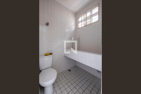 Apartamento à venda com 115m², 2 quartos e 1 vagaÁrea de Serviço - Banheiro