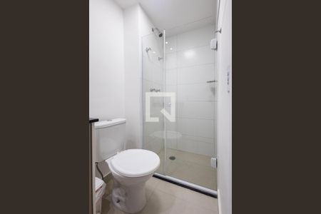 Banheiro de apartamento à venda com 1 quarto, 24m² em Pinheiros, São Paulo