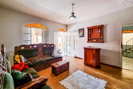 Sala 1 de casa para alugar com 6 quartos, 600m² em Europa, Belo Horizonte