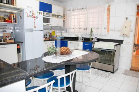 Casa à venda com 140m², 3 quartos e 2 vagasCozinha