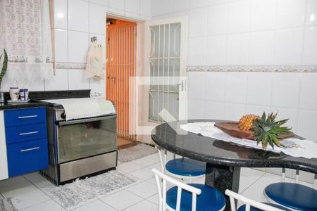 Casa à venda com 140m², 3 quartos e 2 vagasCozinha