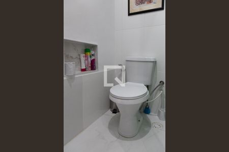 Casa de condomínio à venda com 320m², 6 quartos e 1 vagaBanheiro da social 2