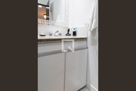 Casa de condomínio à venda com 320m², 6 quartos e 1 vagaBanheiro da social 2