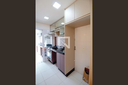 Apartamento à venda com 71m², 2 quartos e 2 vagas Apartamento à venda com 71m², 2 quartos e 2 vagasCozinha