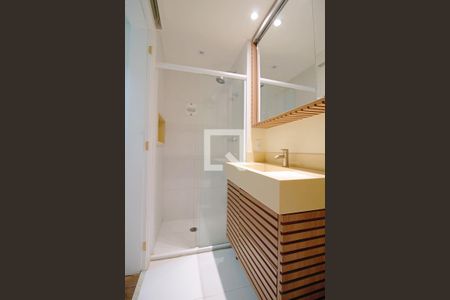 Apartamento à venda com 71m², 2 quartos e 2 vagas Apartamento à venda com 71m², 2 quartos e 2 vagasBanheiro da Suíte