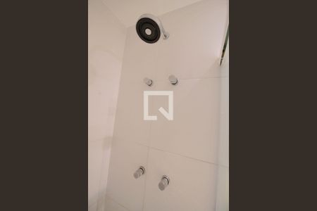 Apartamento à venda com 71m², 2 quartos e 2 vagas Apartamento à venda com 71m², 2 quartos e 2 vagasBanheiro da Suíte