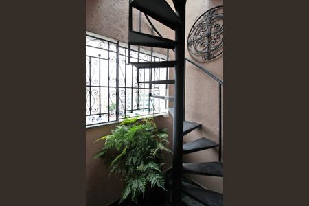Apartamento para alugar com 120m², 1 quarto e 1 vagaEscada