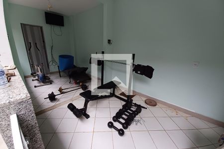 Casa à venda com 550m², 3 quartos e 2 vagas Casa à venda com 550m², 3 quartos e 2 vagasAcademia/Quarto de serviço