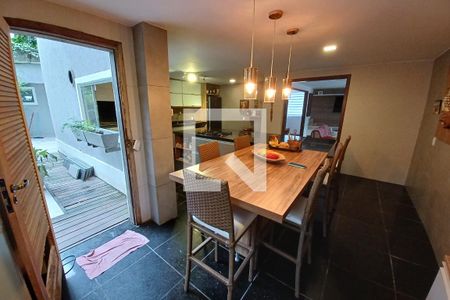 Casa à venda com 550m², 3 quartos e 2 vagas Casa à venda com 550m², 3 quartos e 2 vagasCozinha