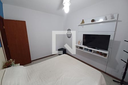 Casa à venda com 550m², 3 quartos e 2 vagas Casa à venda com 550m², 3 quartos e 2 vagasQuarto 1