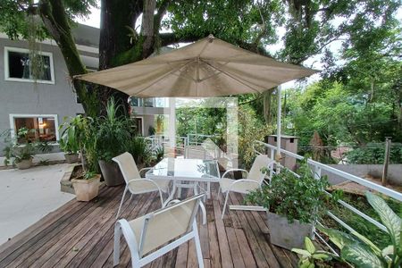 Casa à venda com 550m², 3 quartos e 2 vagas Casa à venda com 550m², 3 quartos e 2 vagasQuintal