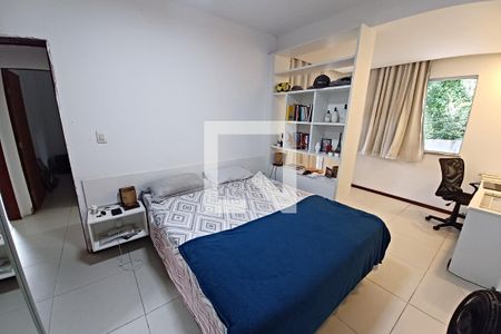 Casa à venda com 550m², 3 quartos e 2 vagas Casa à venda com 550m², 3 quartos e 2 vagasQuarto 2