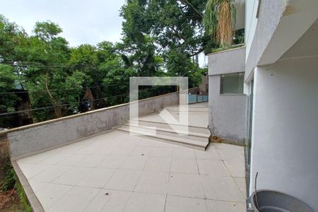 Casa à venda com 550m², 3 quartos e 2 vagas Casa à venda com 550m², 3 quartos e 2 vagasÁrea no térreo