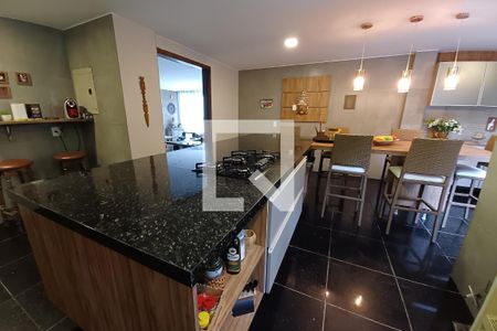Casa à venda com 550m², 3 quartos e 2 vagas Casa à venda com 550m², 3 quartos e 2 vagasCozinha