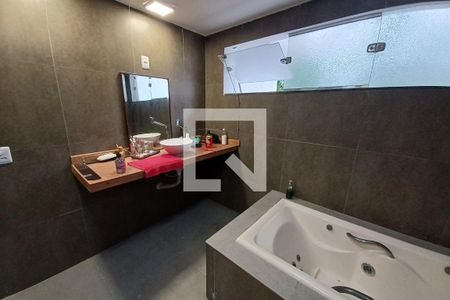 Casa à venda com 550m², 3 quartos e 2 vagas Casa à venda com 550m², 3 quartos e 2 vagasBanheiro da Suíte