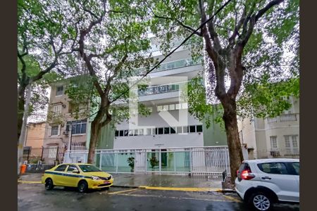 Apartamento à venda com 67m², 2 quartos e 1 vagaFachada e portaria