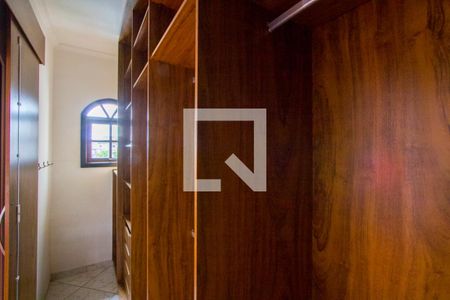 Closet do quarto 1 de casa para alugar com 2 quartos, 217m² em Vila Suica, Santo André