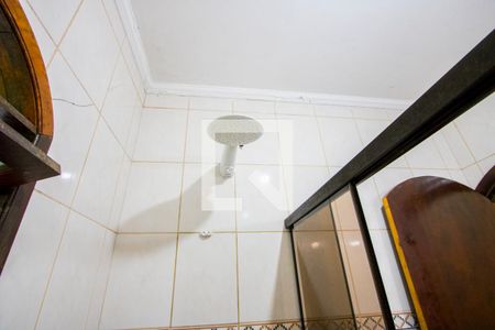 Casa à venda com 217m², 2 quartos e 3 vagasBanheiro social