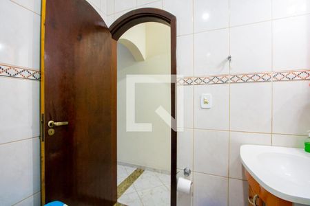 Casa à venda com 217m², 2 quartos e 3 vagasBanheiro social