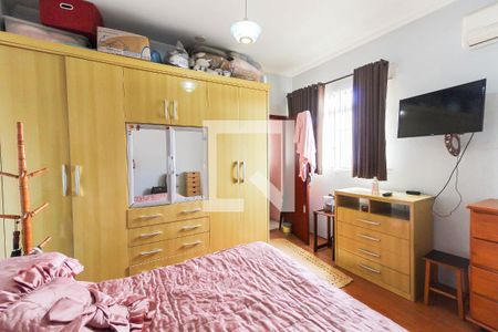 Casa à venda com 175m², 5 quartos e 2 vagas Casa à venda com 175m², 5 quartos e 2 vagasSuíte