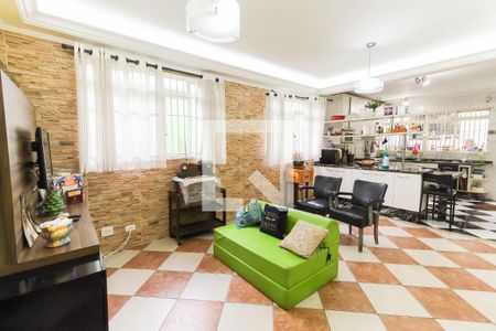 Casa à venda com 175m², 5 quartos e 2 vagas Casa à venda com 175m², 5 quartos e 2 vagasCozinha/Sala de jantar