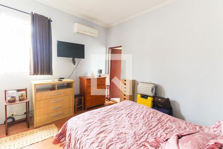 Casa à venda com 175m², 5 quartos e 2 vagas Casa à venda com 175m², 5 quartos e 2 vagasSuíte