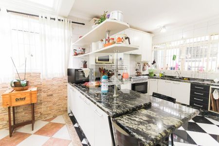 Casa à venda com 175m², 5 quartos e 2 vagas Casa à venda com 175m², 5 quartos e 2 vagasCozinha/Sala de jantar