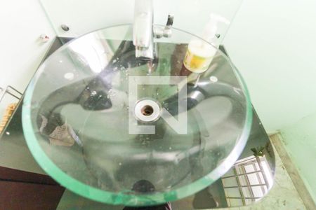 Casa à venda com 175m², 5 quartos e 2 vagas Casa à venda com 175m², 5 quartos e 2 vagasLavabo