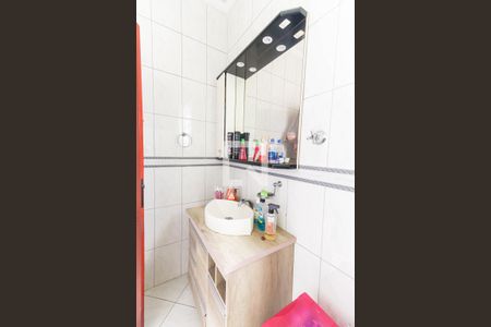 Casa à venda com 175m², 5 quartos e 2 vagas Casa à venda com 175m², 5 quartos e 2 vagasBanheiro suíte 2