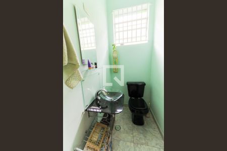 Casa à venda com 175m², 5 quartos e 2 vagas Casa à venda com 175m², 5 quartos e 2 vagasLavabo