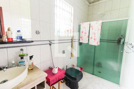 Casa à venda com 175m², 5 quartos e 2 vagas Casa à venda com 175m², 5 quartos e 2 vagasBanheiro suíte 2