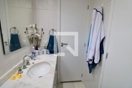 Apartamento à venda com 183m², 4 quartos e 2 vagasBanheiro da Suíte 2